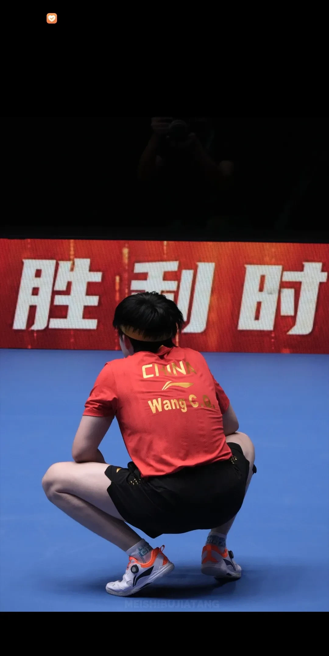 开云官网-感人瞬间在比赛中发生，球员奋斗不懈的简单介绍