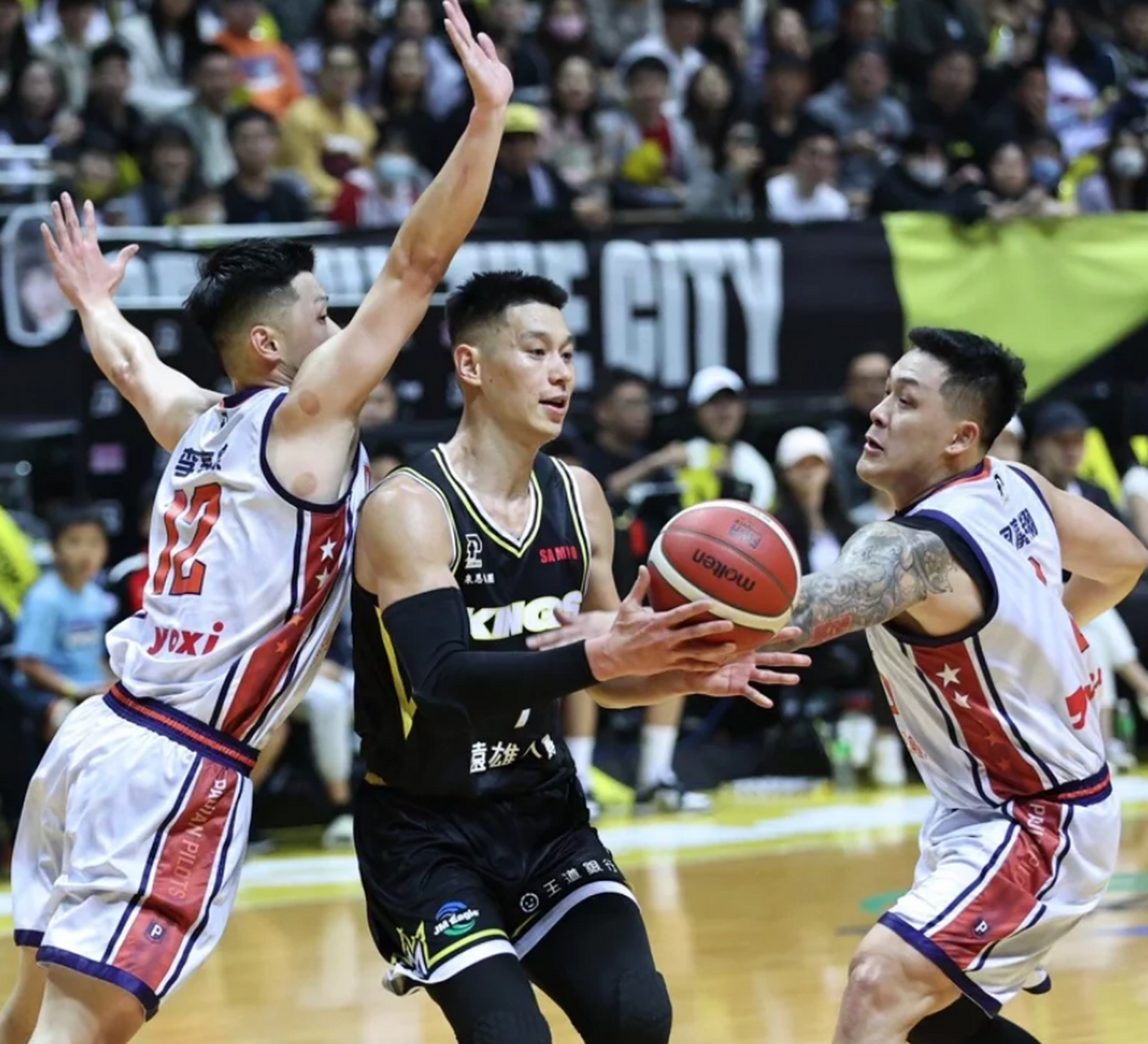 包含林书豪再度砍下高分，带队获胜的词条