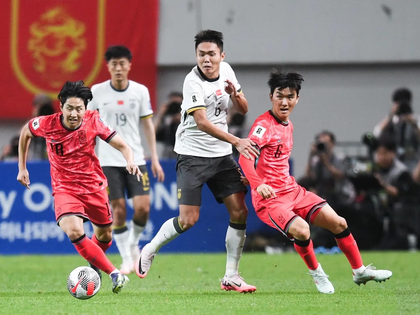 开云体育官方网站-泰国队在比赛中输球但表现出色得到观众认可的简单介绍