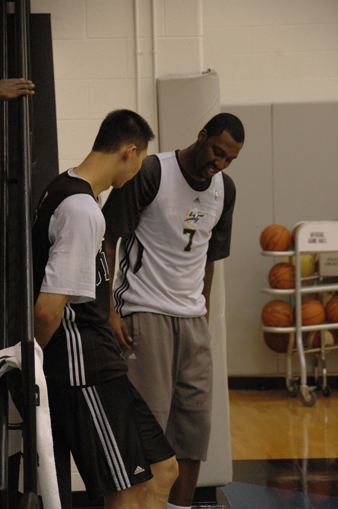 包含马刺完胜太阳,易建联带队取胜的词条 包含马刺完胜太阳,易建联带队取胜的词条