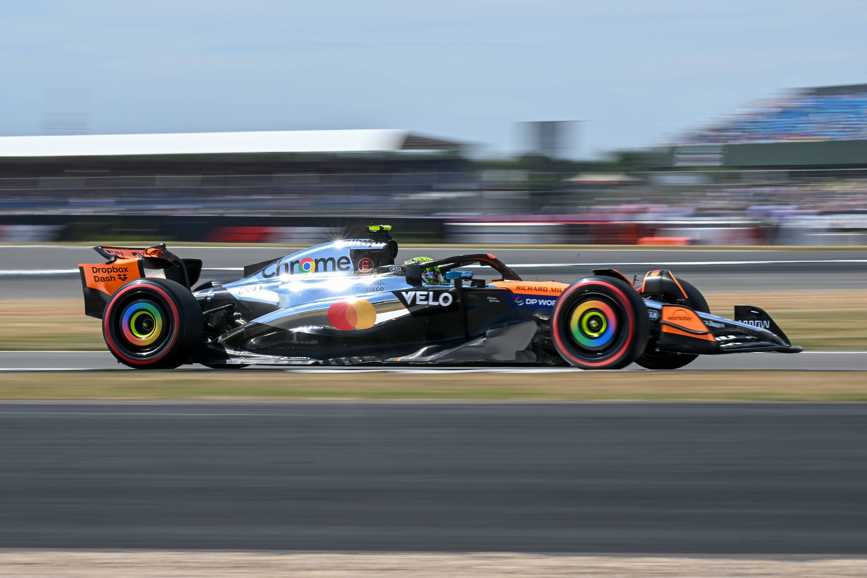 迈凯伦逆转梅赛德斯，汉密尔顿高光表现的简单介绍