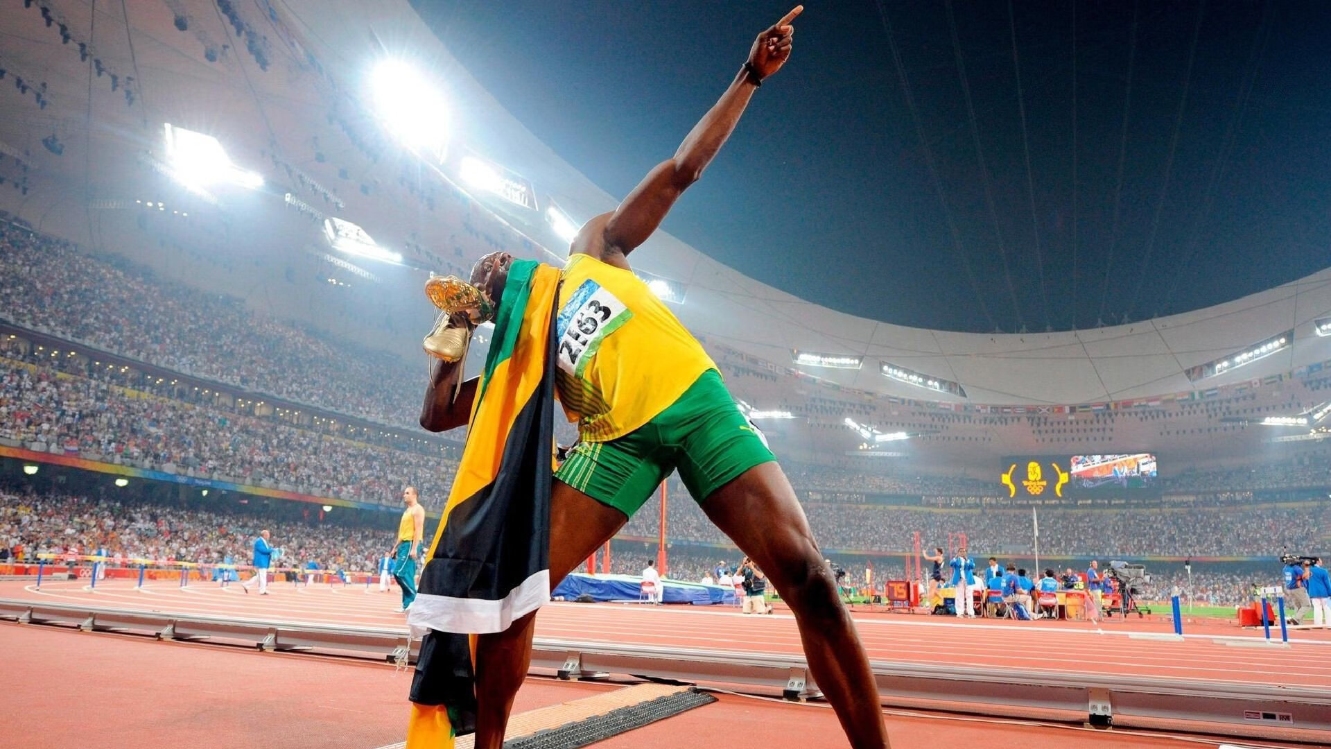 世界排名争夺战焦点战，加拿大淘汰国际米兰背后的足球新格局