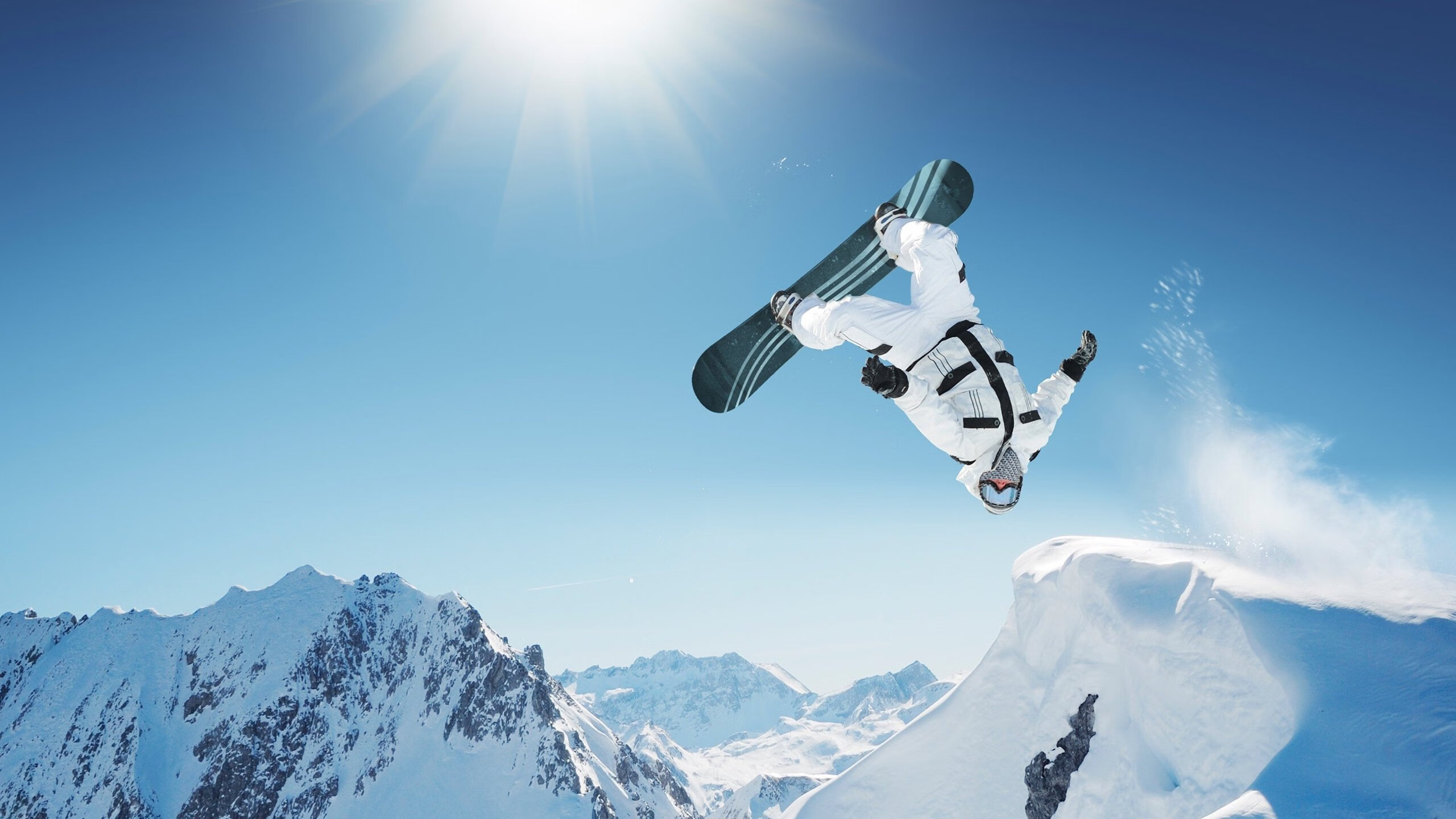 开云APP-比利亚雷亚尔的节奏魔法，克瓦拉茨赫利亚如何成为西班牙足球的关键先生