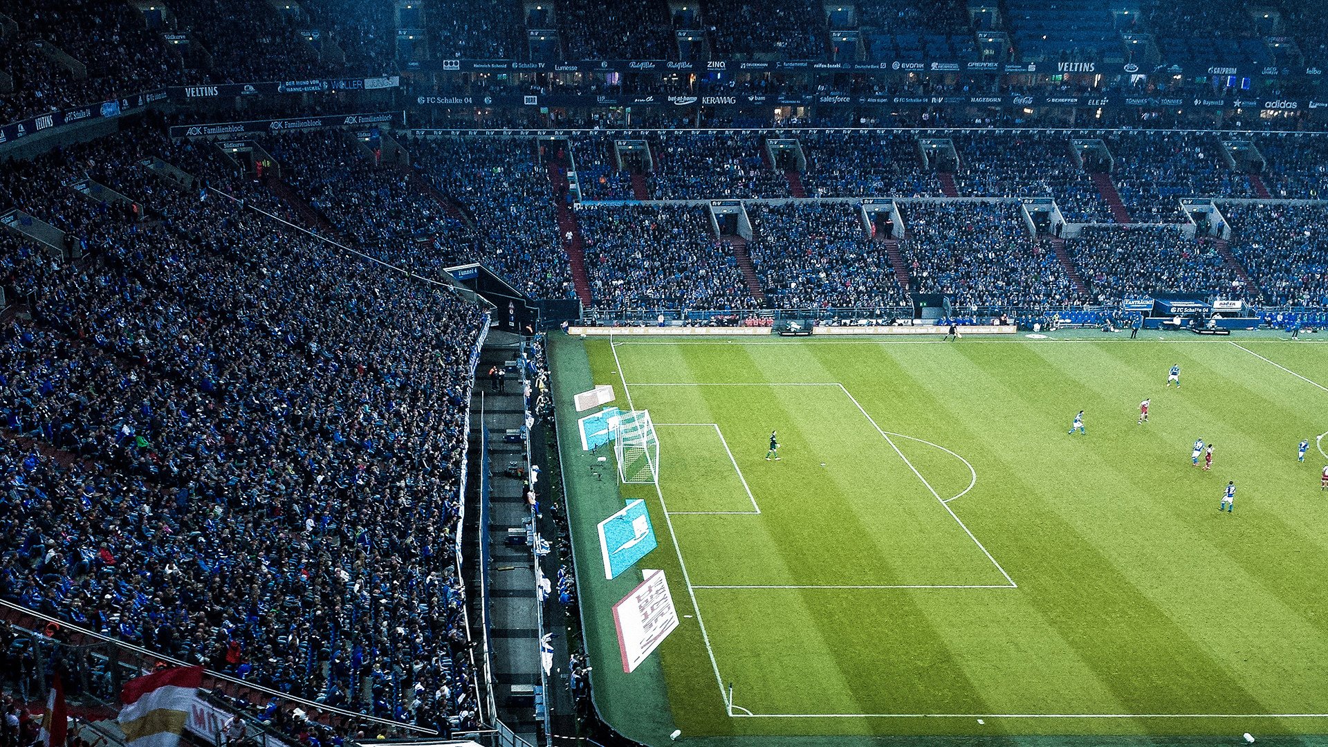 赛道绝杀，阿隆索点燃赛场，雷诺终场逆袭哈斯