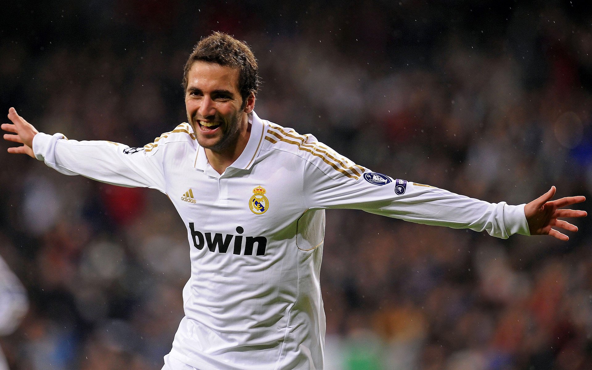 荷兰风暴席卷伯纳乌，孔德破纪录之夜，皇马神话遭遇战术解构